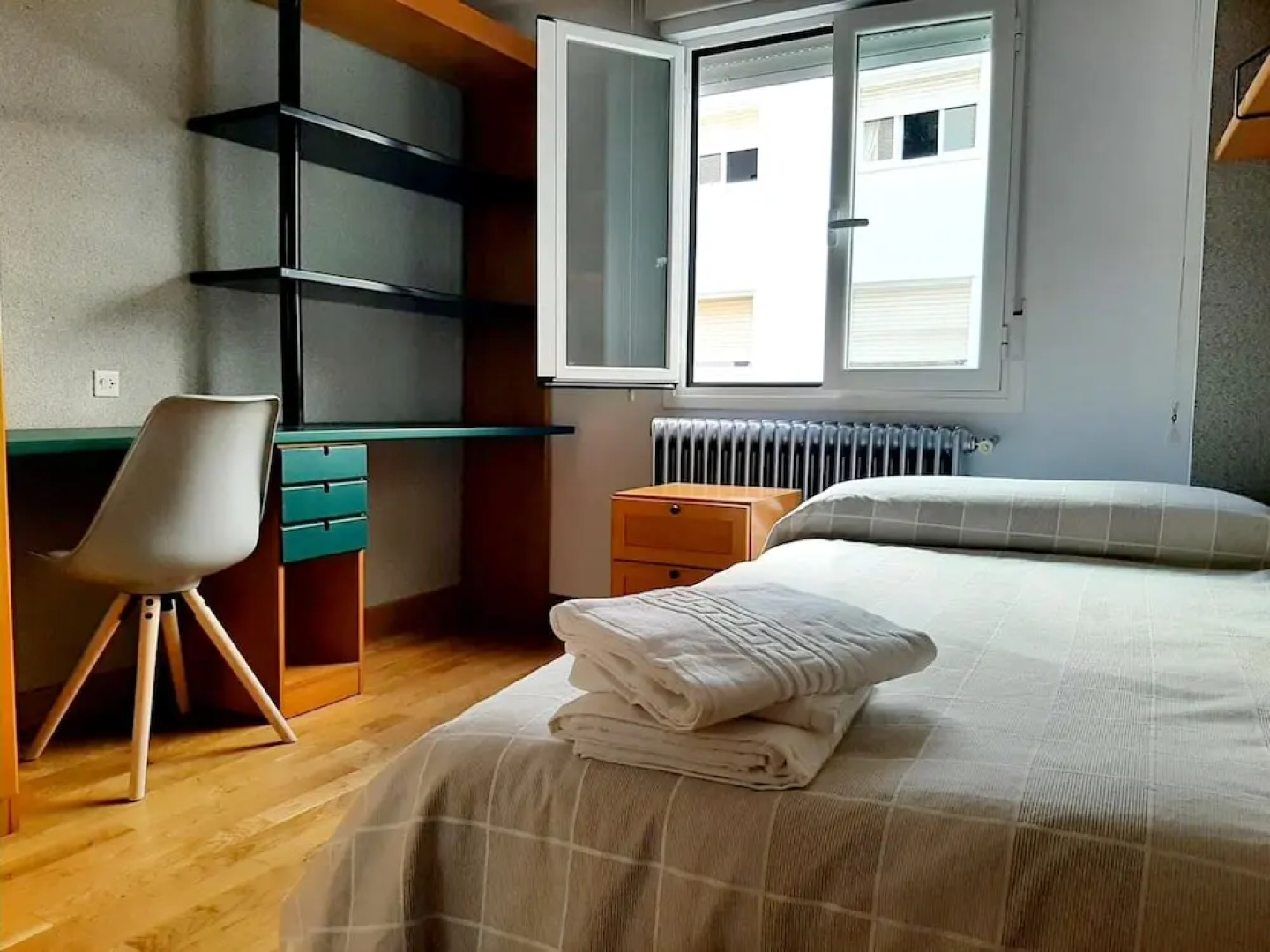 Apartment With 4 Bedrooms in Soria