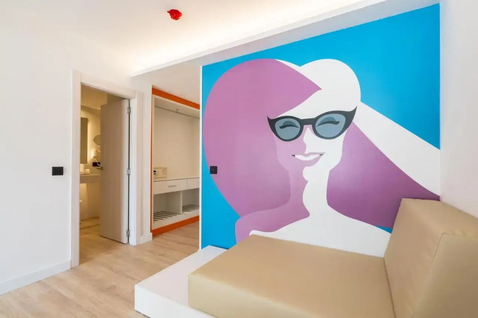 Отель THB Naeco Ibiza - Adults Only