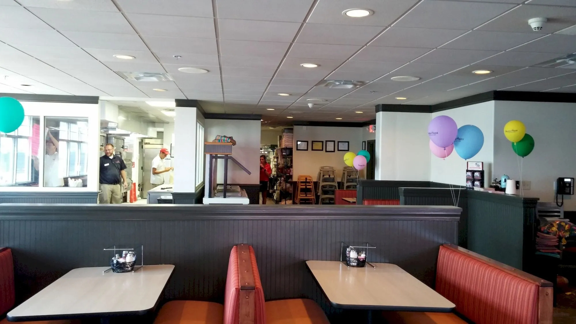 Commander Hotel & Suites