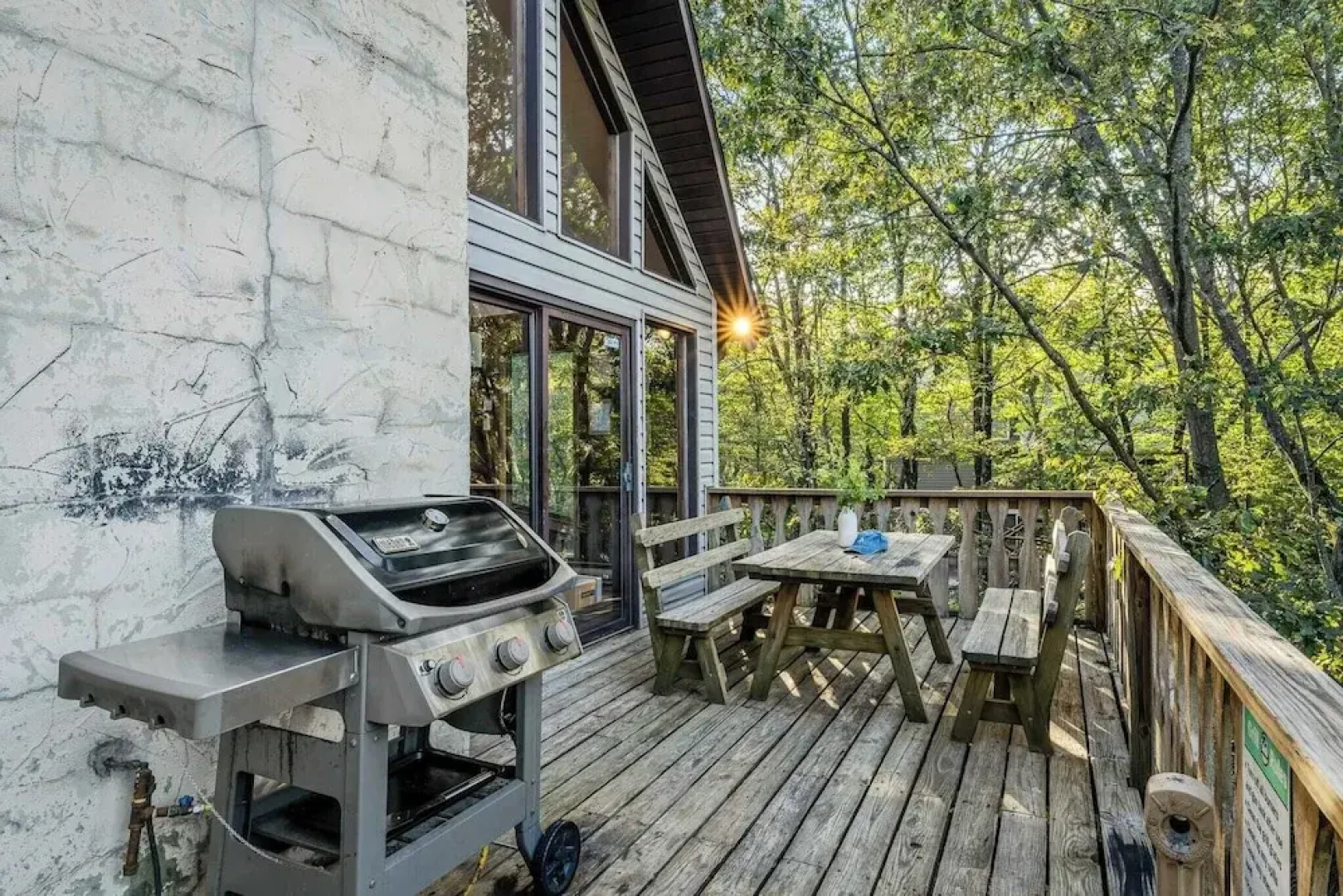 Sky View Chalet by Avantstay Stunning Interior, Spacious Deck, Hot Tub, & View