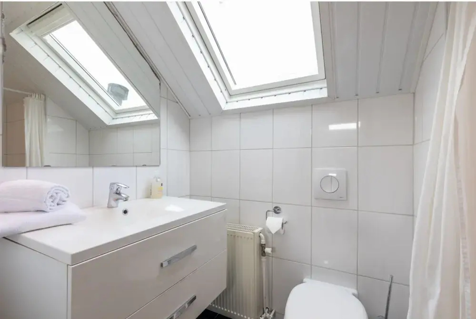 Bright Apartment Near Beach