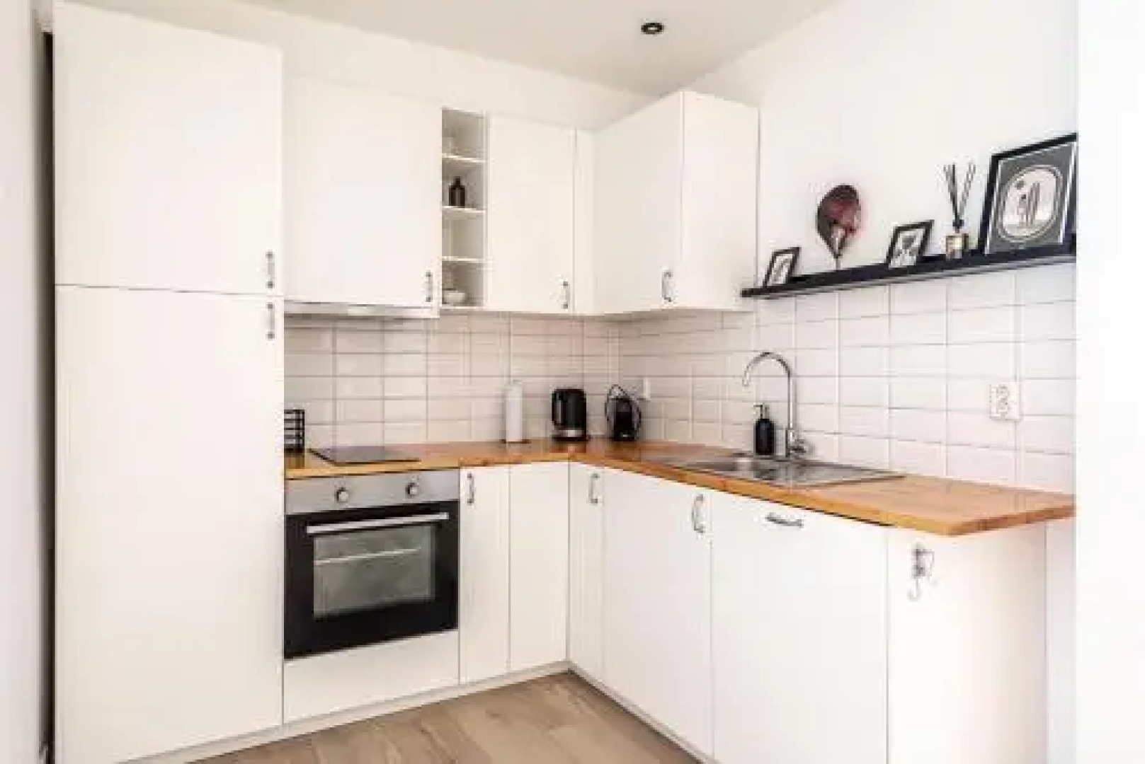 Timeless City Residence