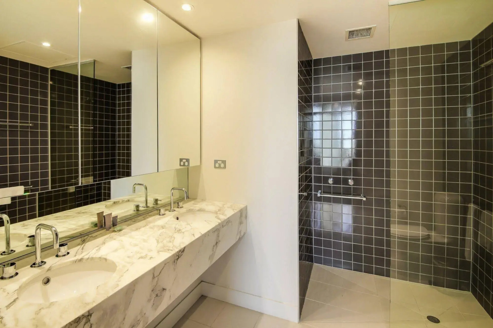 Platinum Apartments at Freshwater