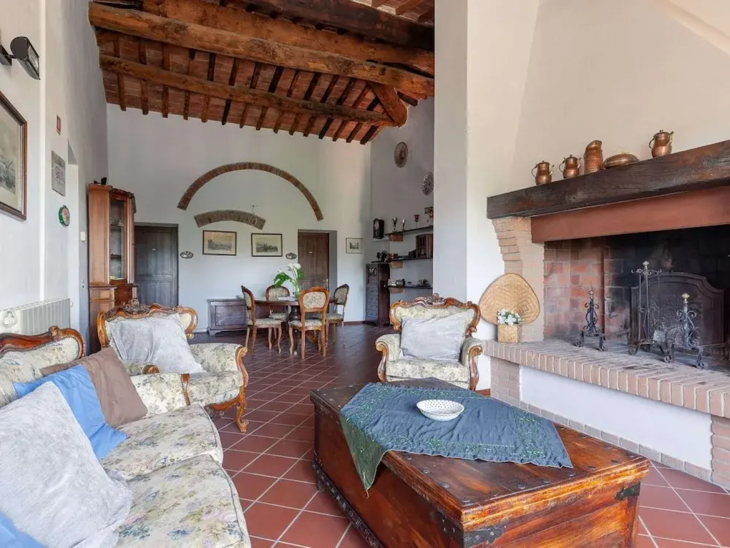 Tuscan Farmhouse in Peccioli with Swimming Pool near Lakes