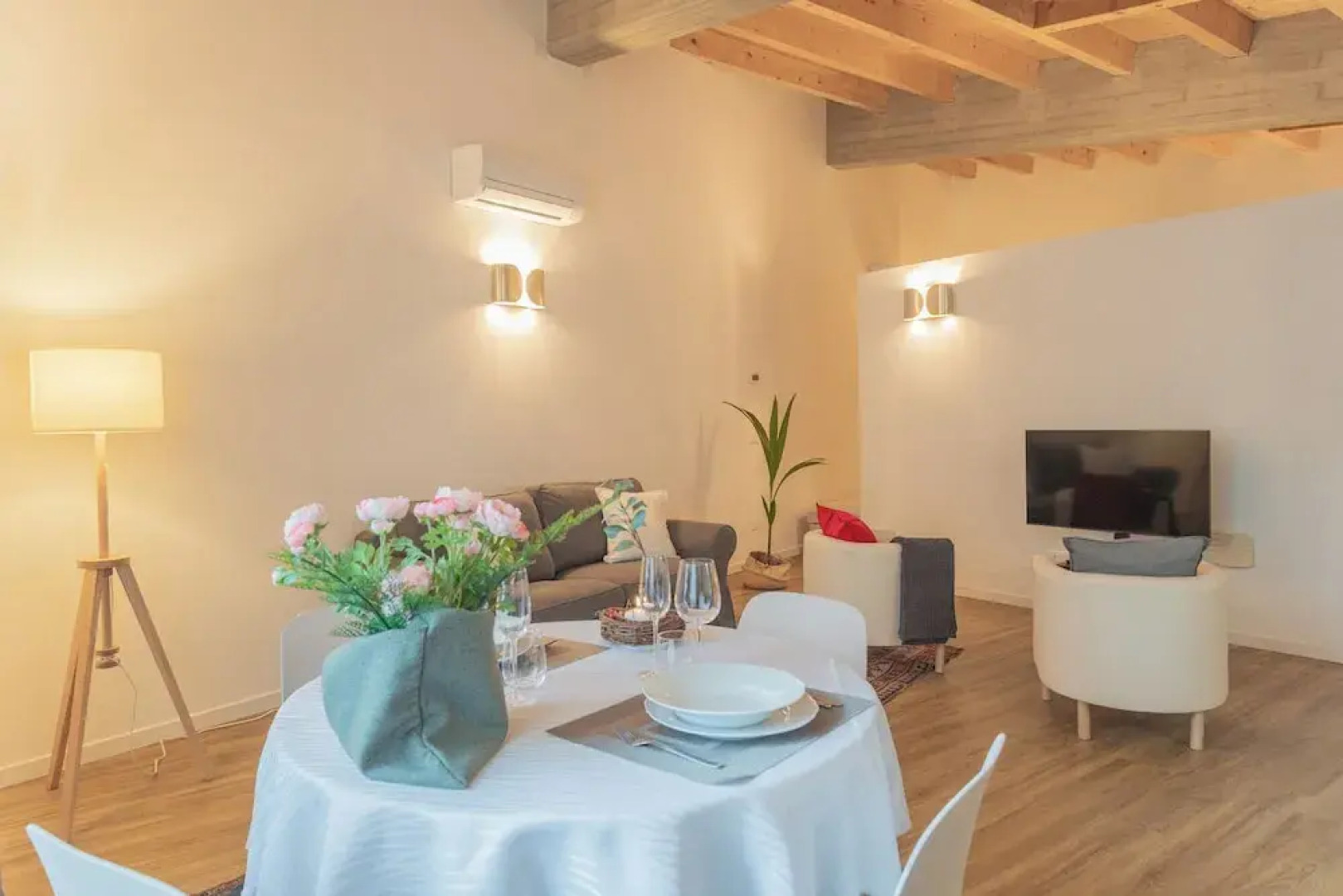 Luxury Apartments in Villa Cardinal Ciceri by Rent all Como