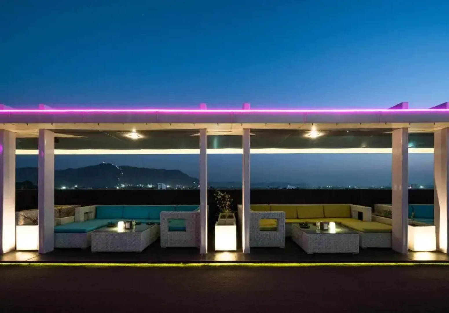 Xenious LN Courtyard Hotel