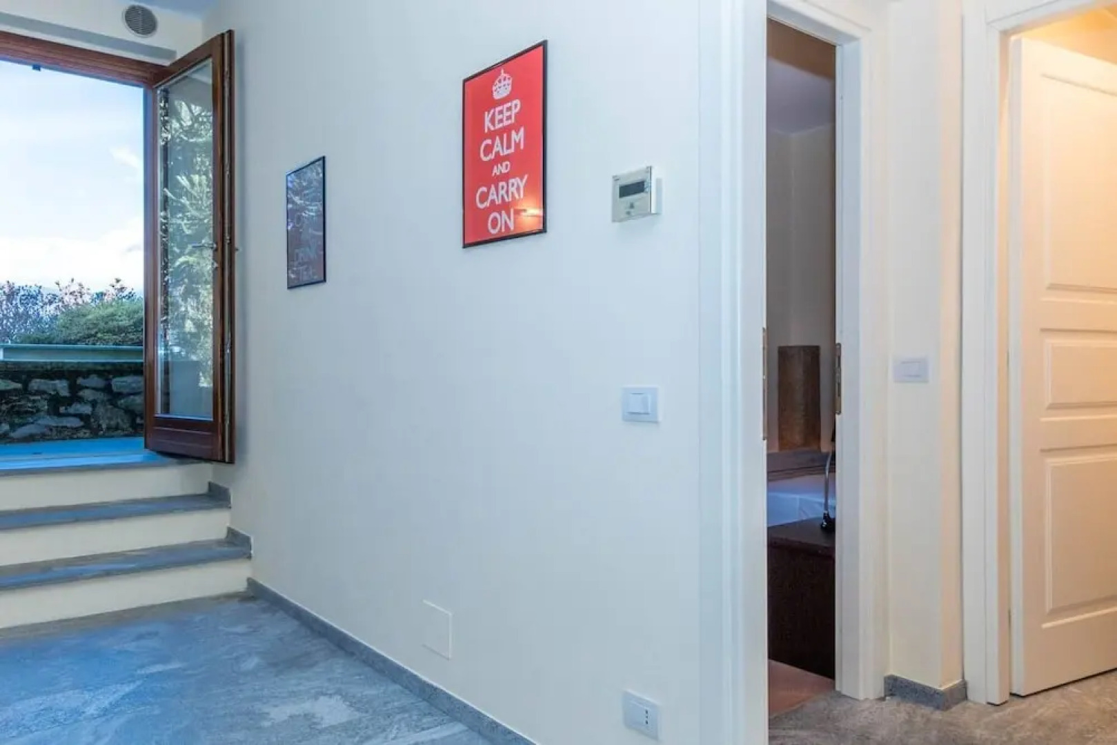 JOIVY Como Pool & Lake