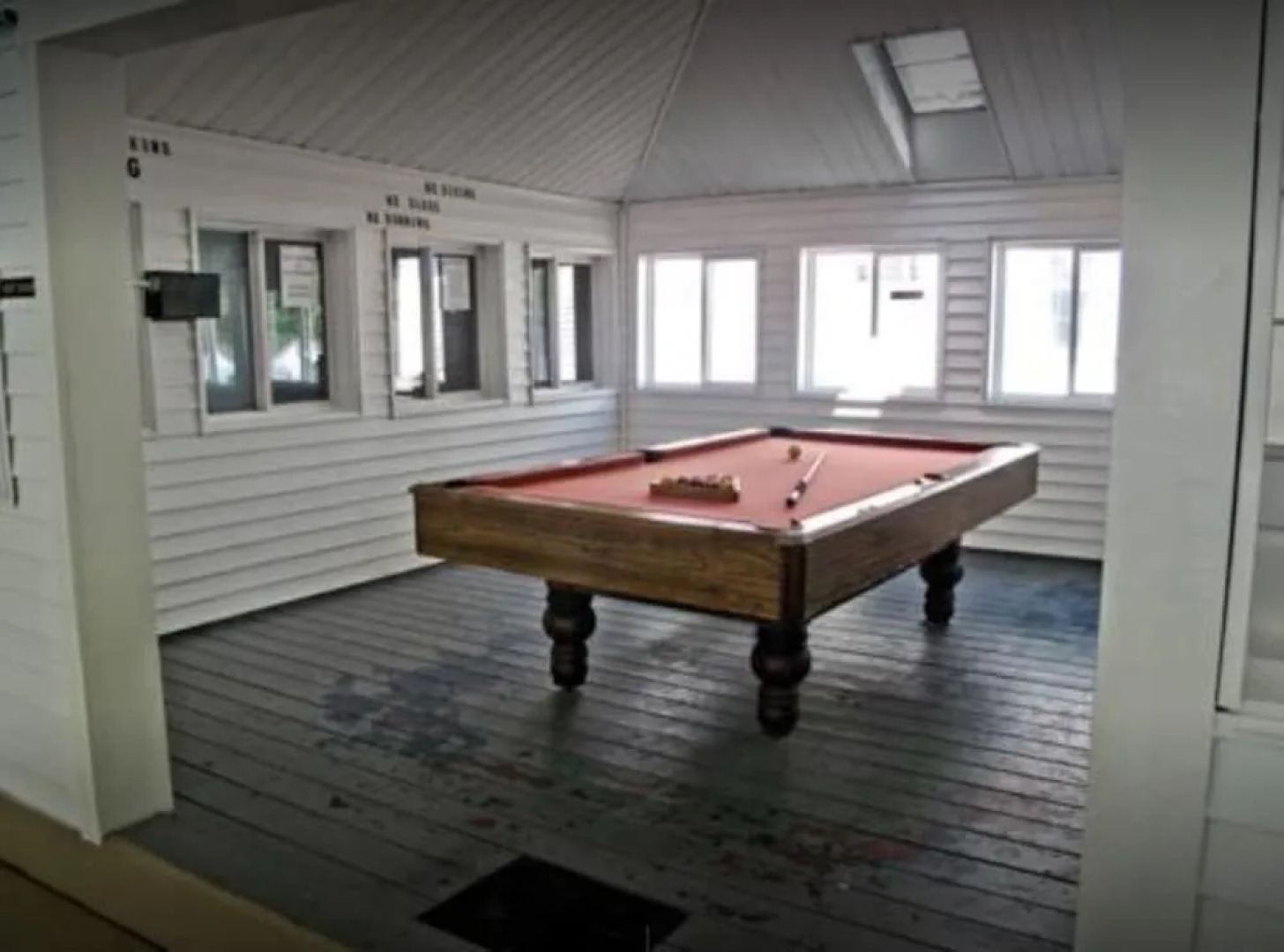 Exit 5 Motel & Cottages