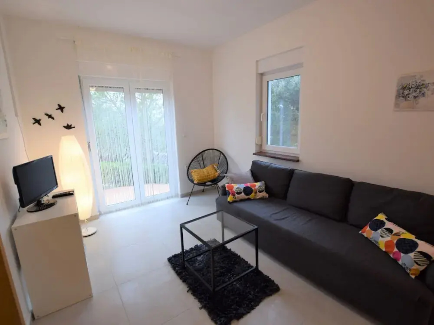 Home With a Private Terrace in a Quiet Area, Near the Sea