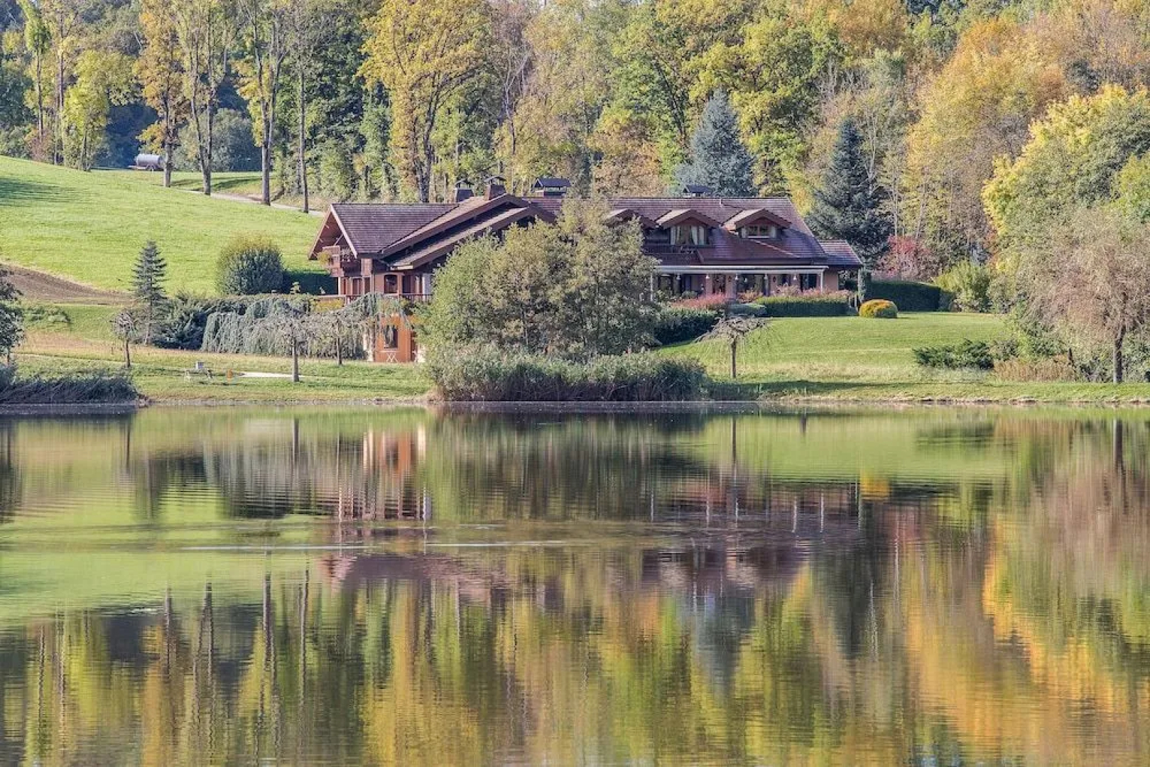 Lancolie "Chalet Du Lac"