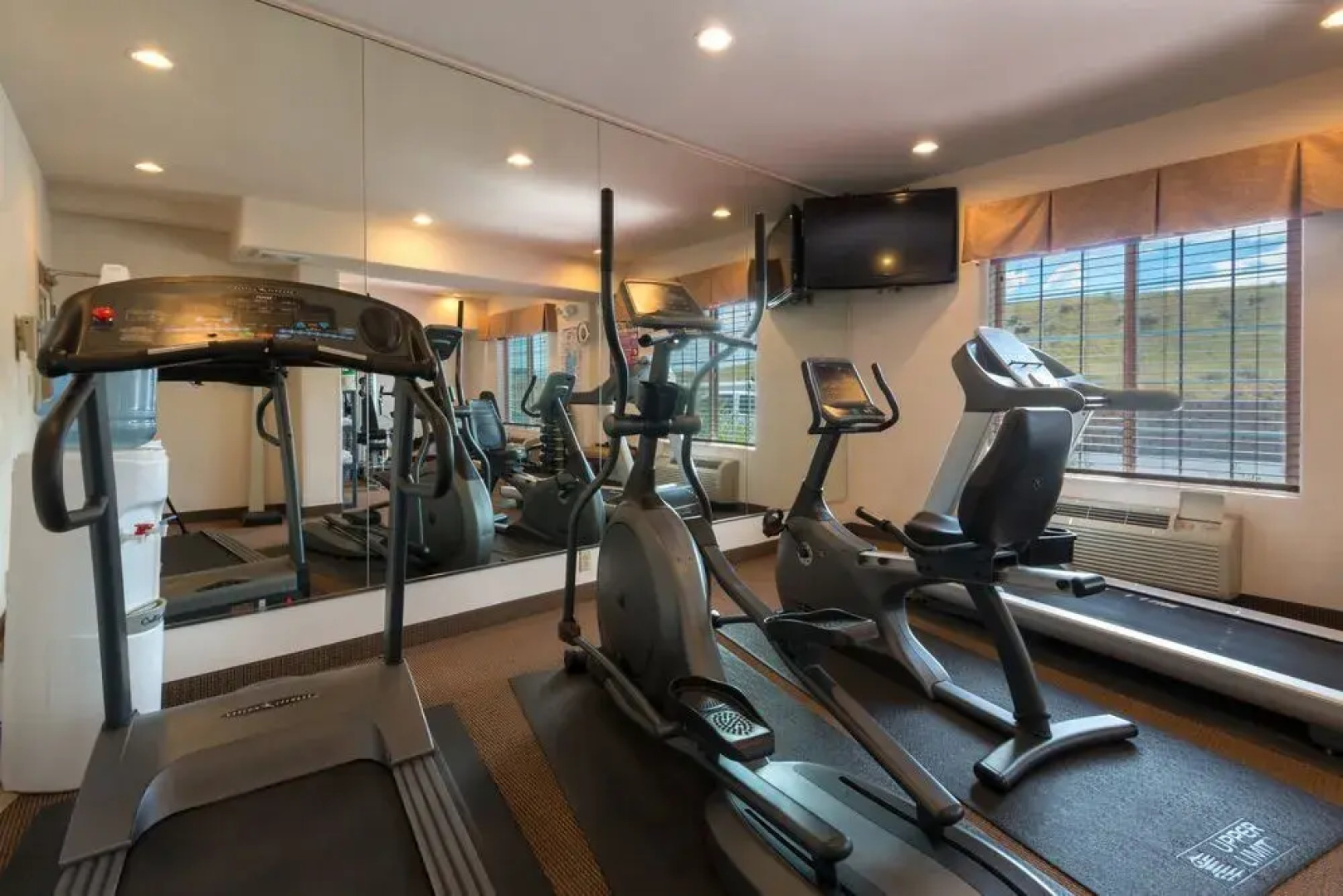 Holiday Inn Express & Suites Evanston