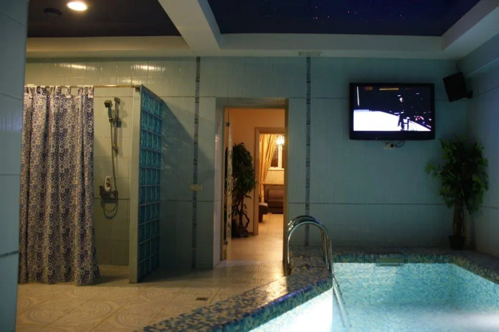 Отель Златотур