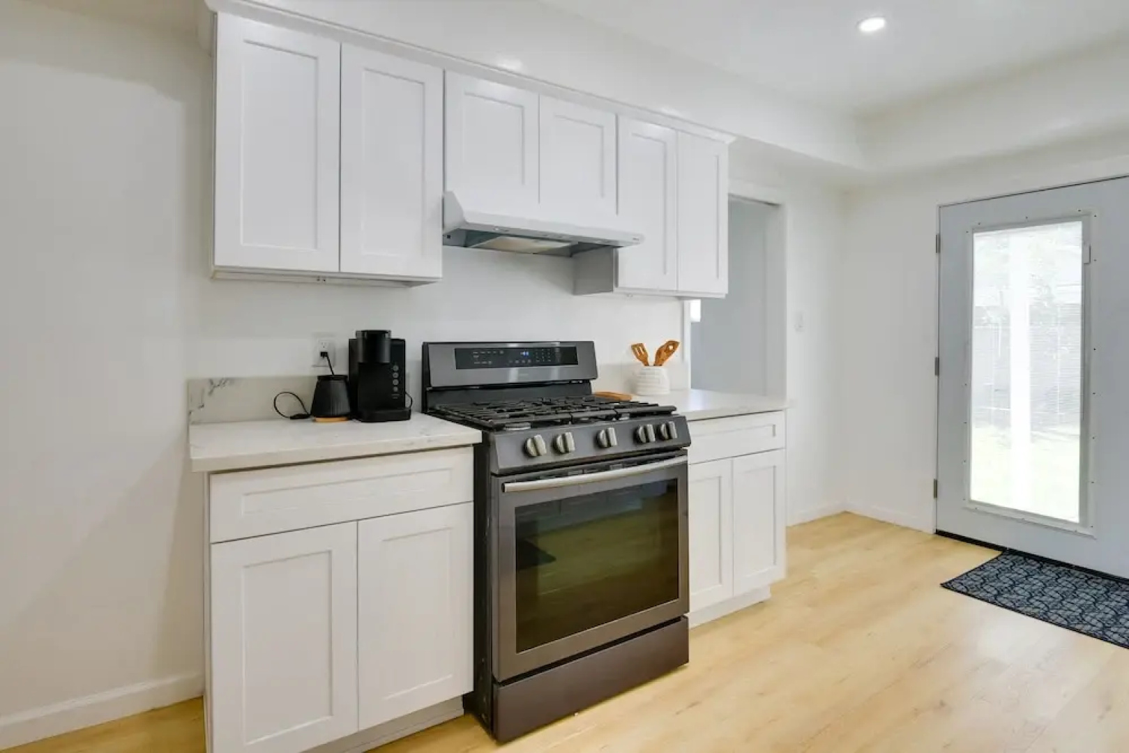 Pico Rivera Home w/ Patio ~ 20 Mi to Disney!