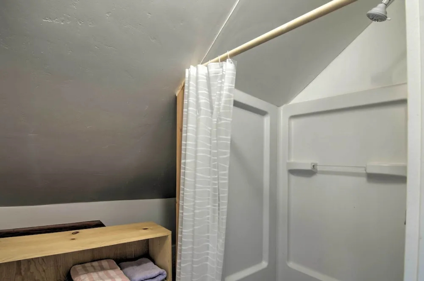 Cozy Henrieville Cabin: 18 Mi to Bryce Canyon NP!