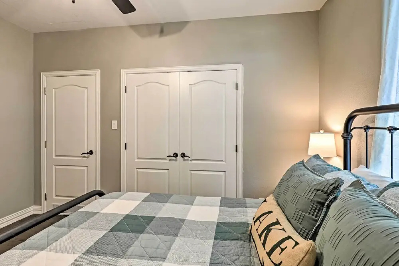 Lavish Lake House, Near Vineyards + Marinas!