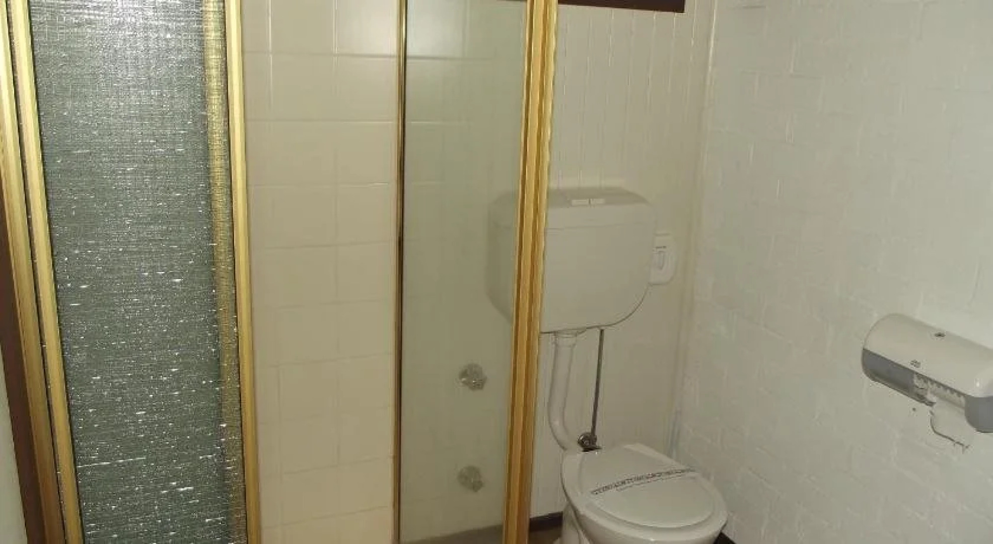 Country Roads Motor Inn