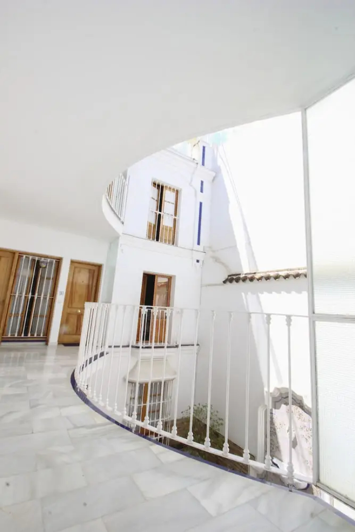 Beautiful 3 Bedroom Apt Alfalfa