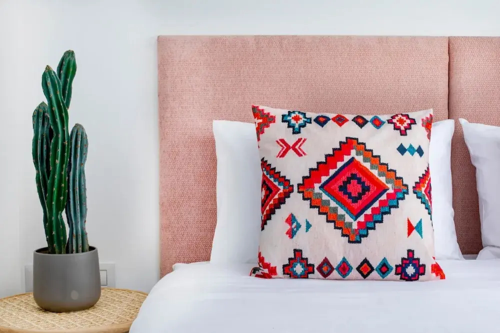 Vibrant Achziv Apartment