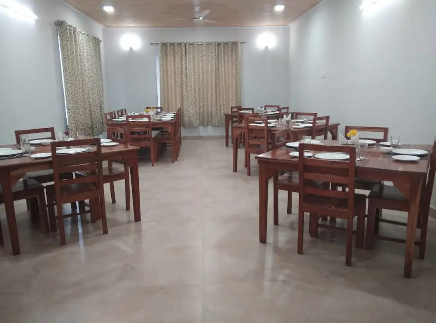 Le Roi Floating Huts & Eco Rooms