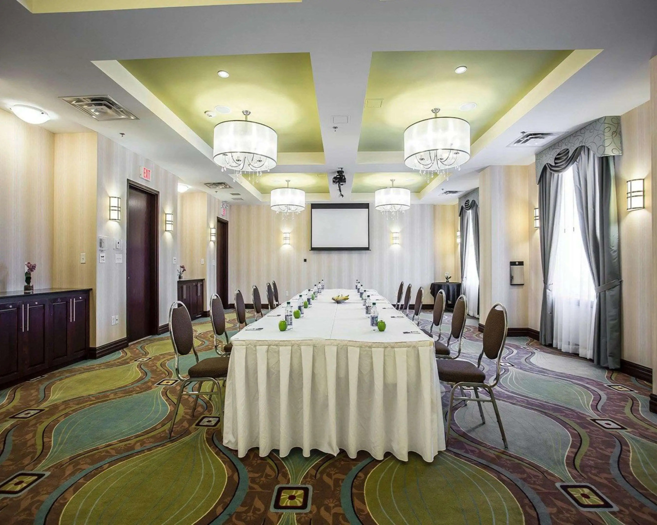 Comfort Hotel Bayer's Lake