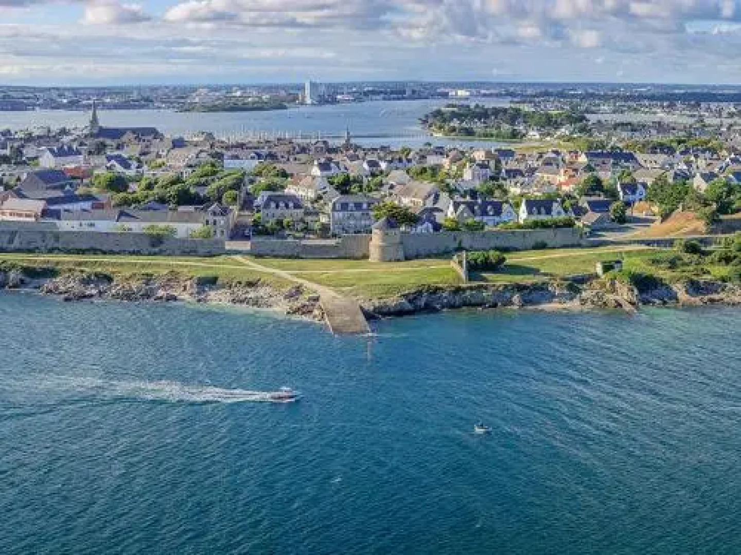 House Riantec gite en pierre sur propriete avec piscine 3