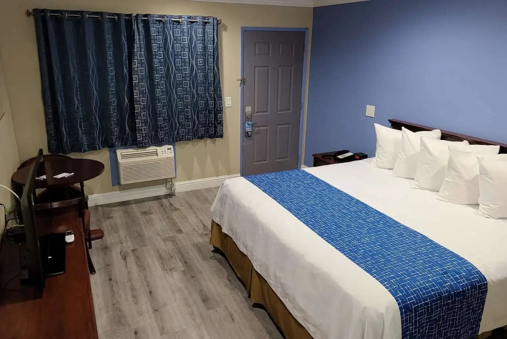 Travelodge by Wyndham Clearlake