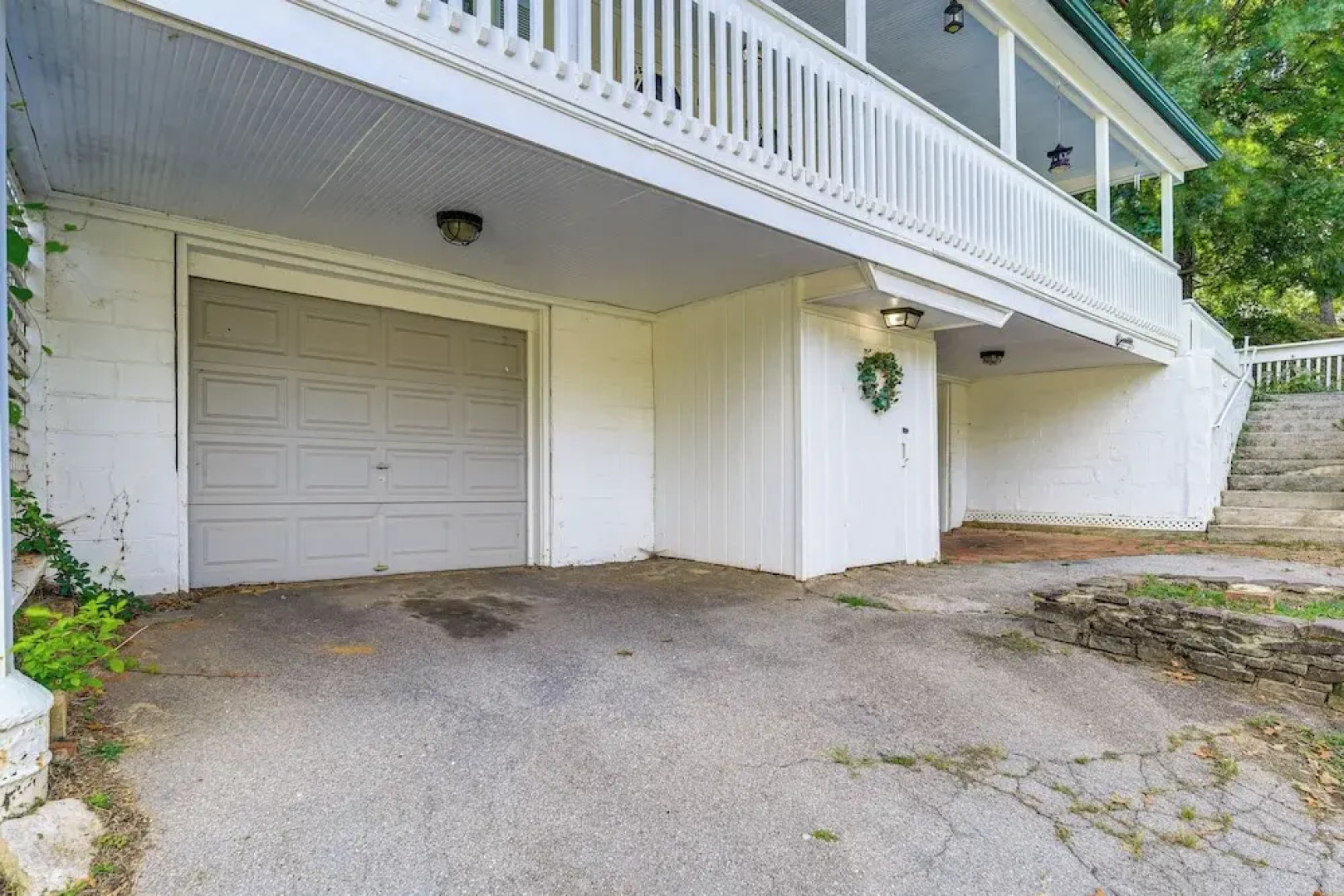 Walk to Main Street! Home in Historic Jonesborough