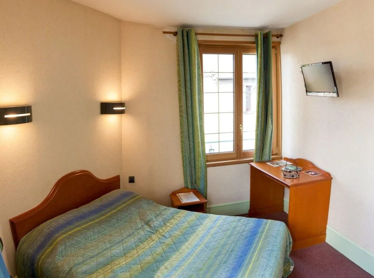 Logis Hotel Restaurant Croix Verte