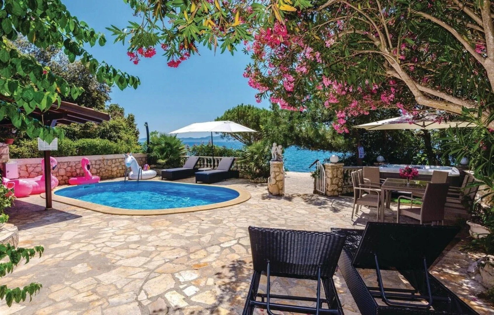 Amazing Home in Kozino With Wifi and 5 Bedrooms