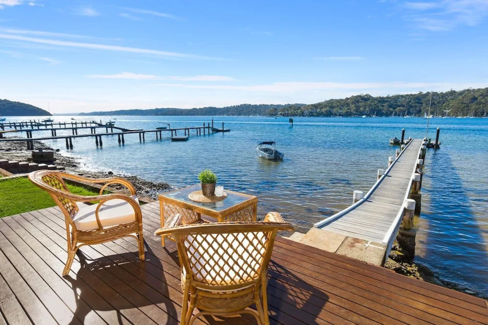 Scotland Island Retreat Water Edge