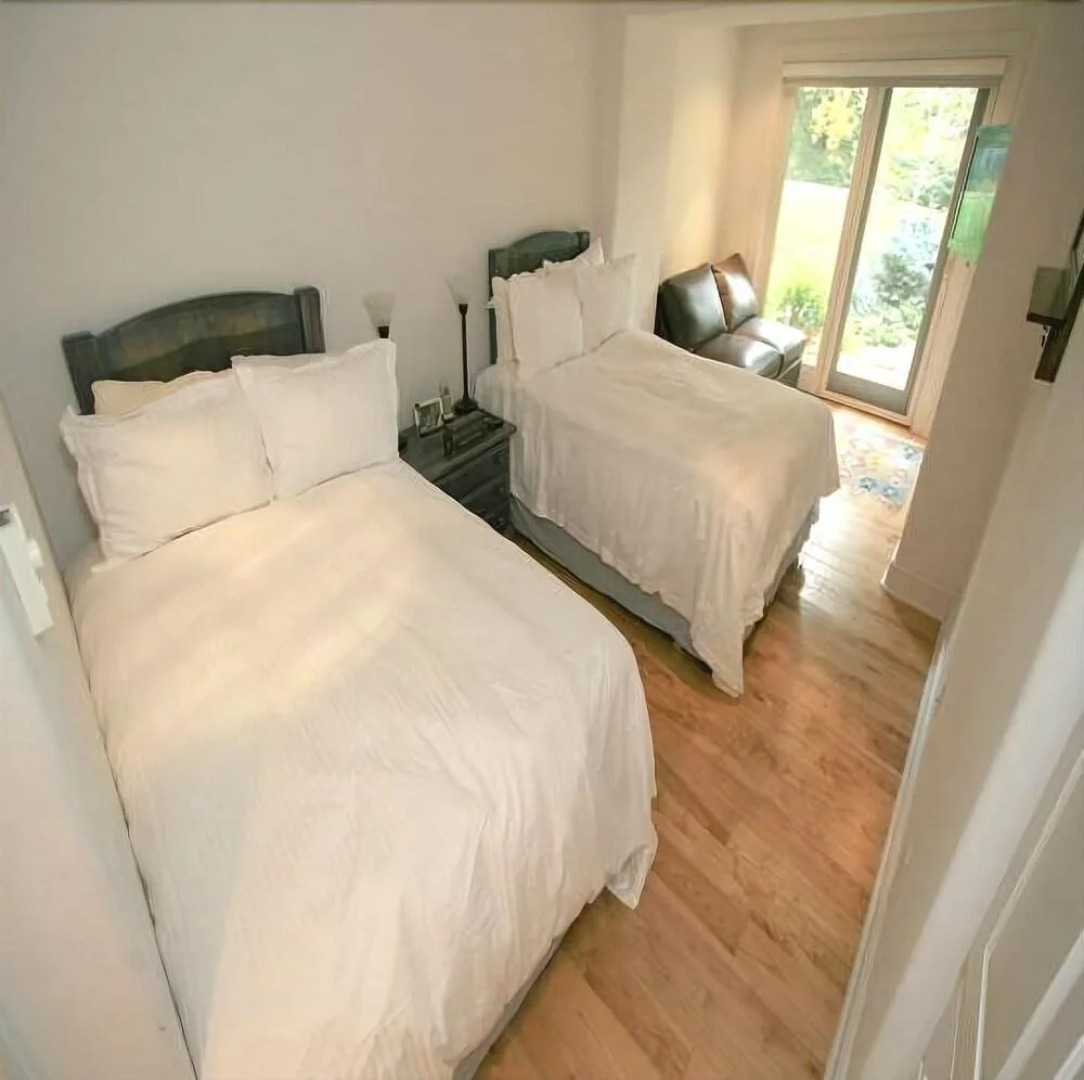 Northwoods Luxury Condo Close to Chairlift by RedAwning