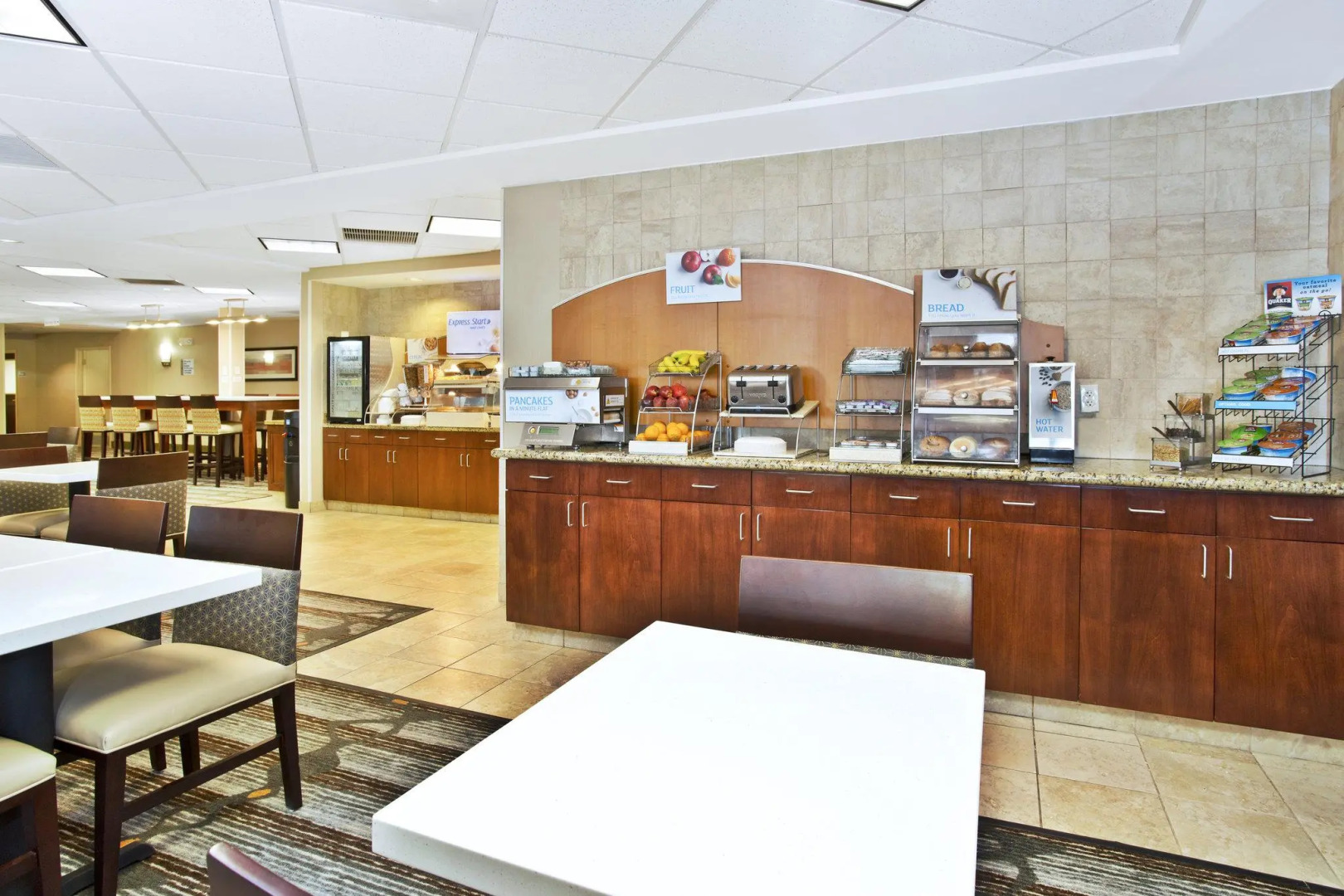 Holiday Inn Express & Suites Bradley Airport by IHG