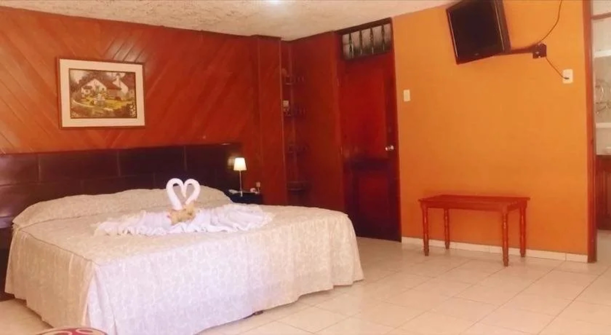 La Posada de Lobo Hotel & Suites