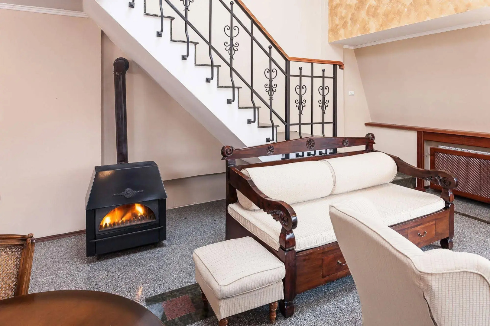 Modern Inn Boutique Hotel