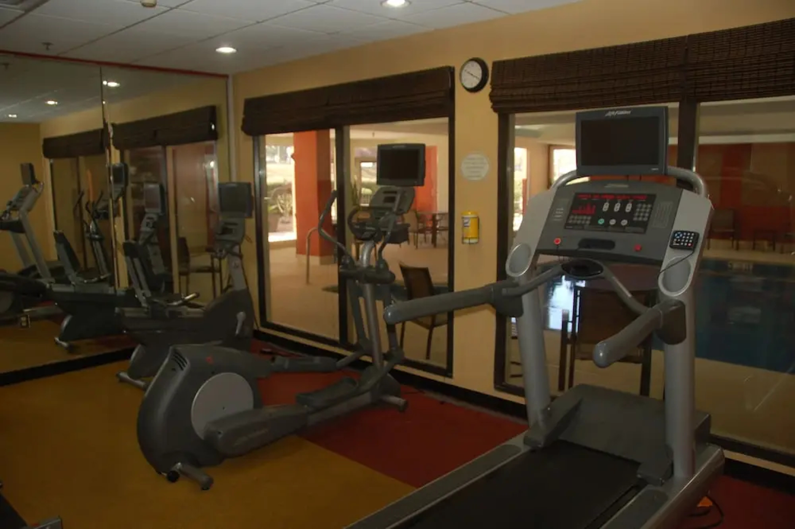 Tifton Inn & Suites