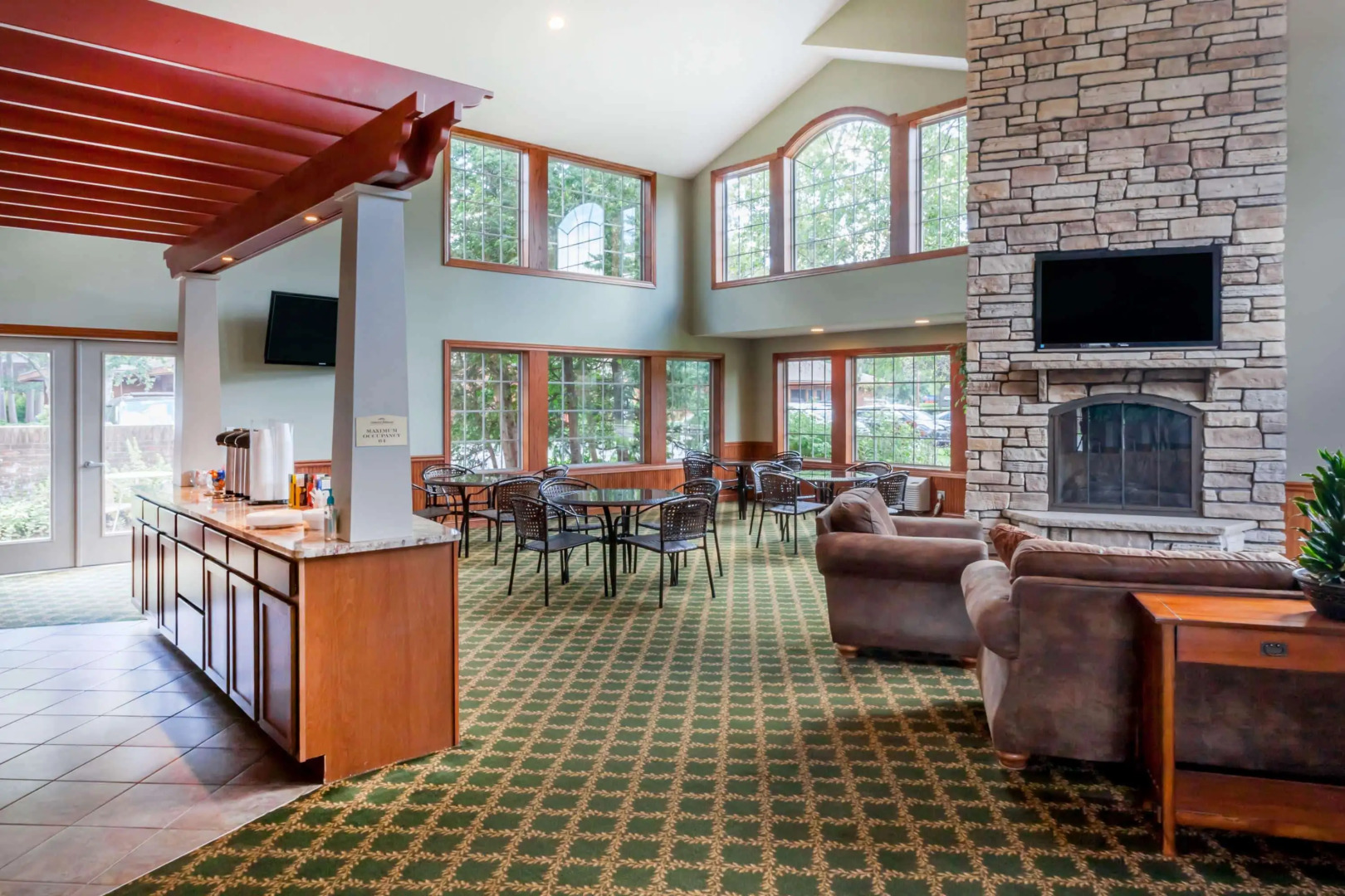 Howard Johnson by Wyndham Traverse City