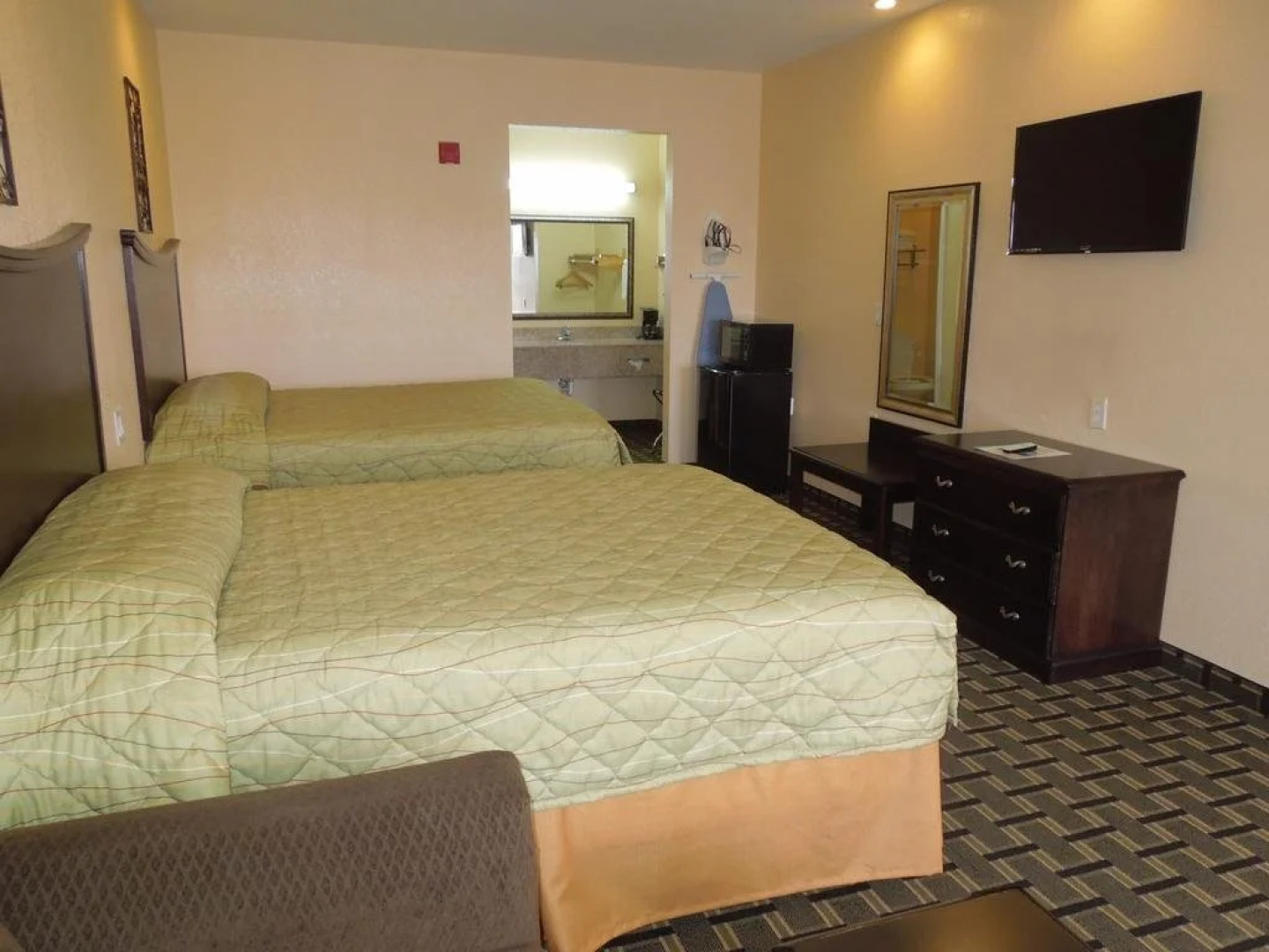 Homegate Inn and Suites