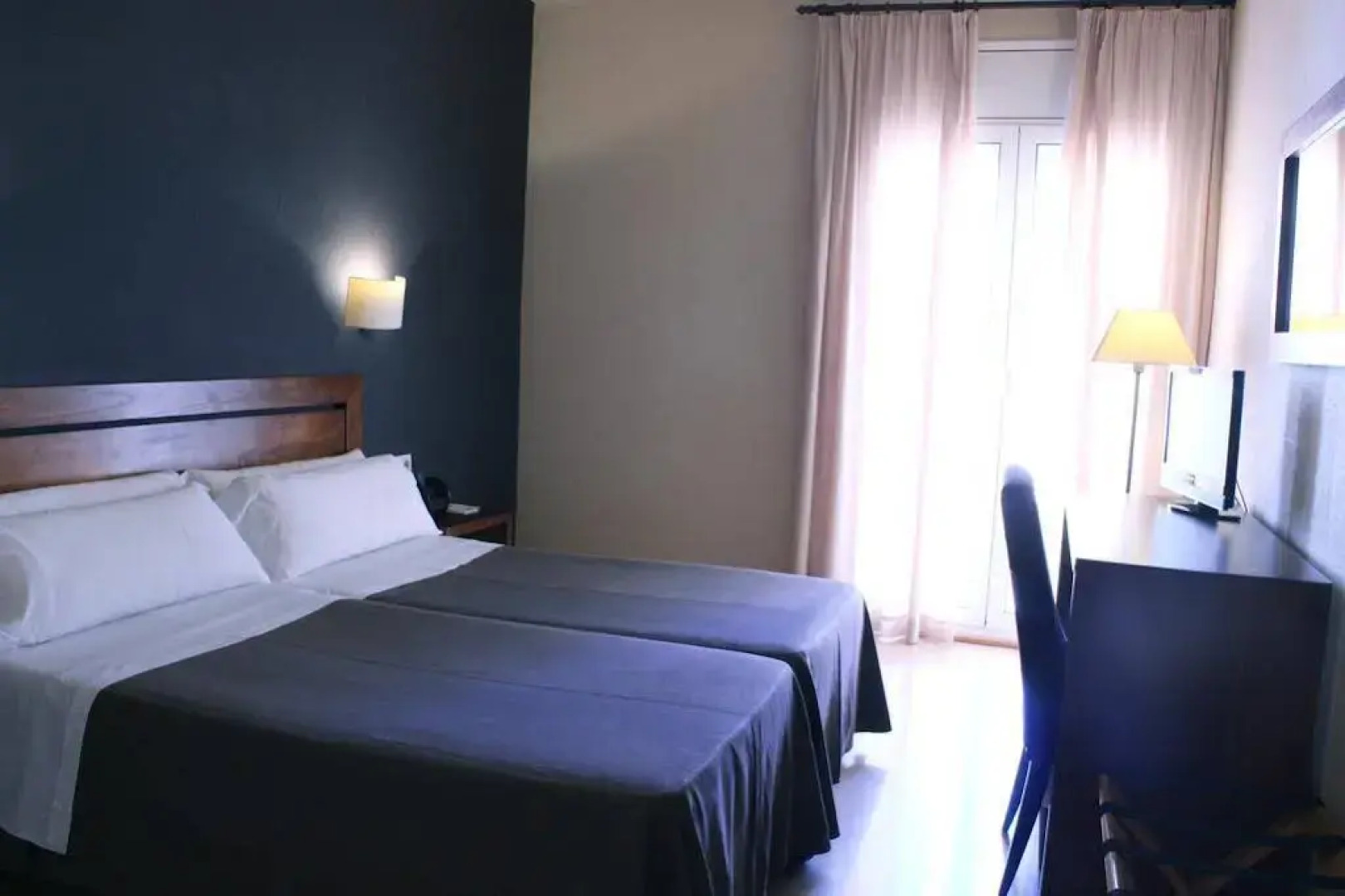 Hotel Puerta de España