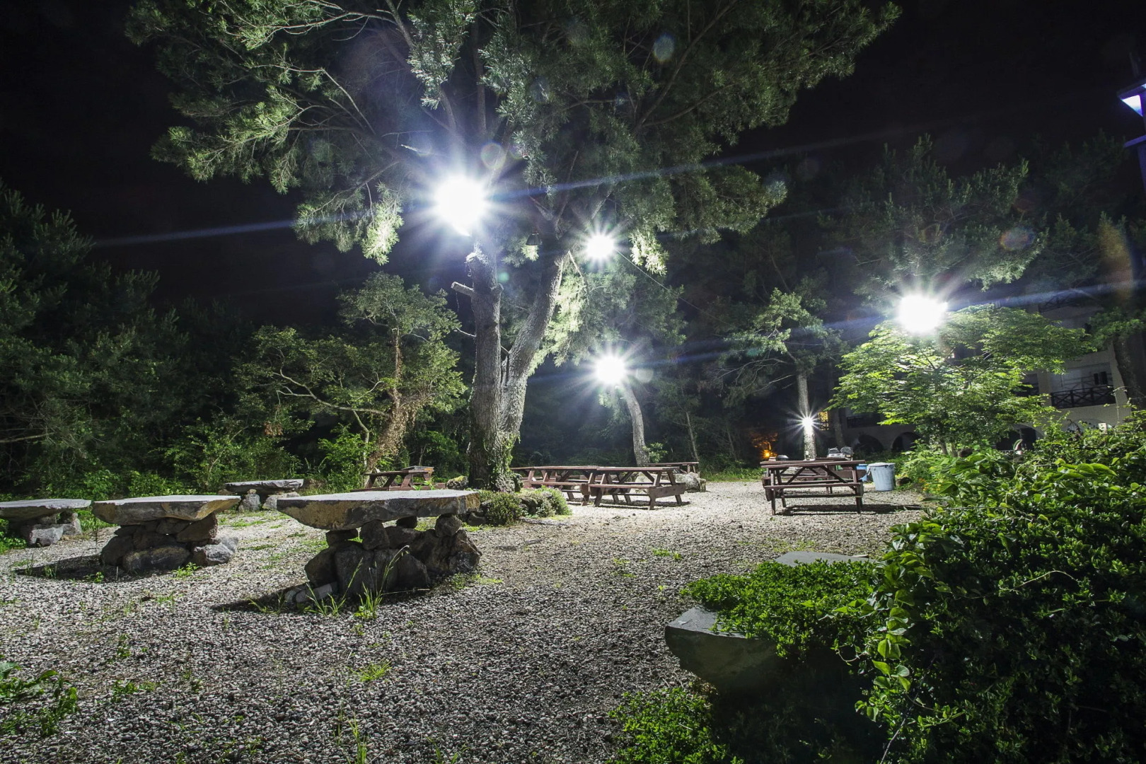 Whinstone Hotel and Resort