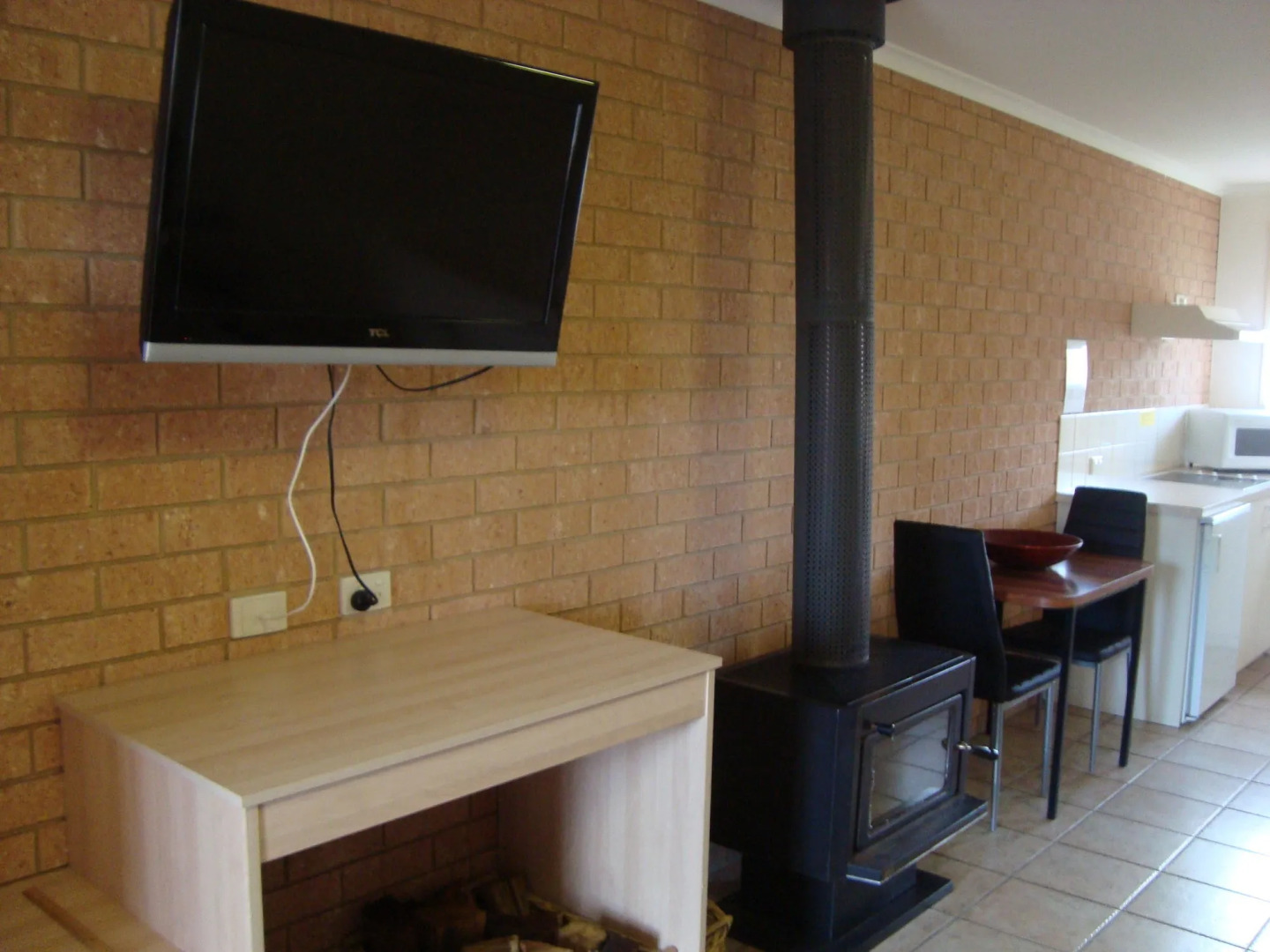 Beachcomber Motel And Apartments