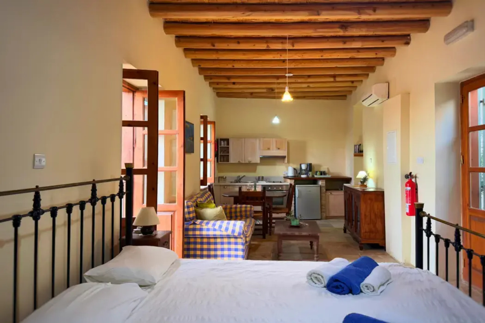 Eveleos Country House