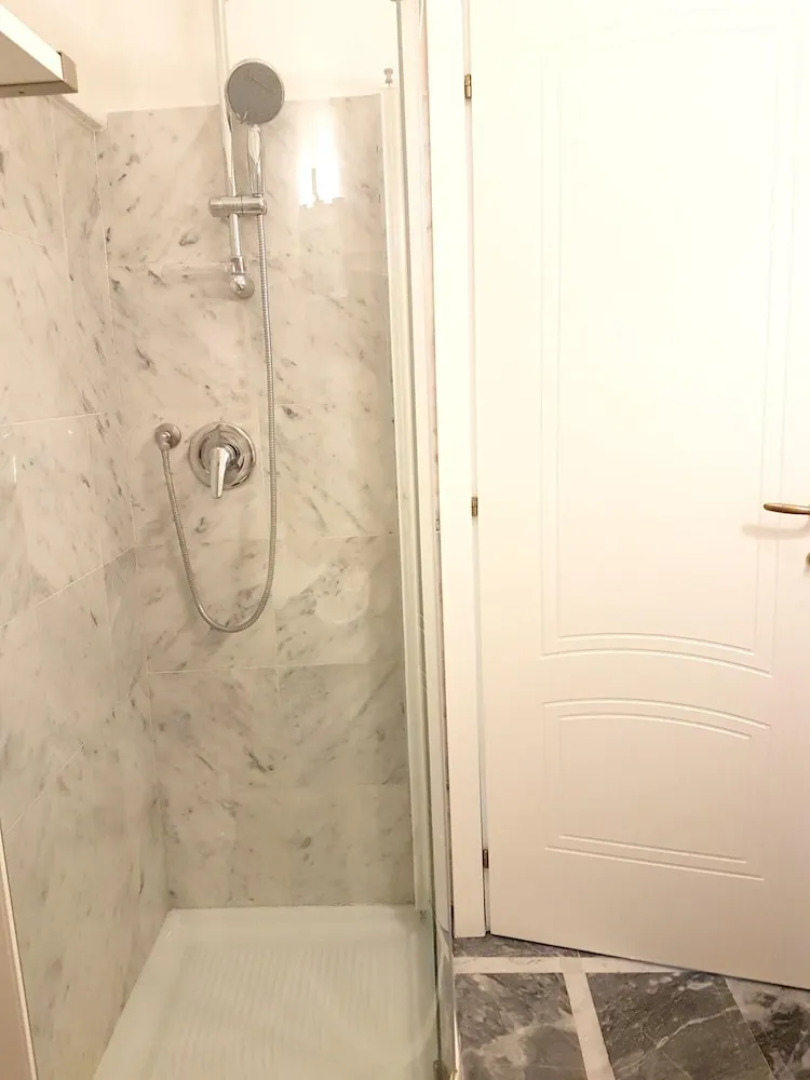 Apartment With one Bedroom in Menton, With Furnished Balcony - 300 m From the Beach