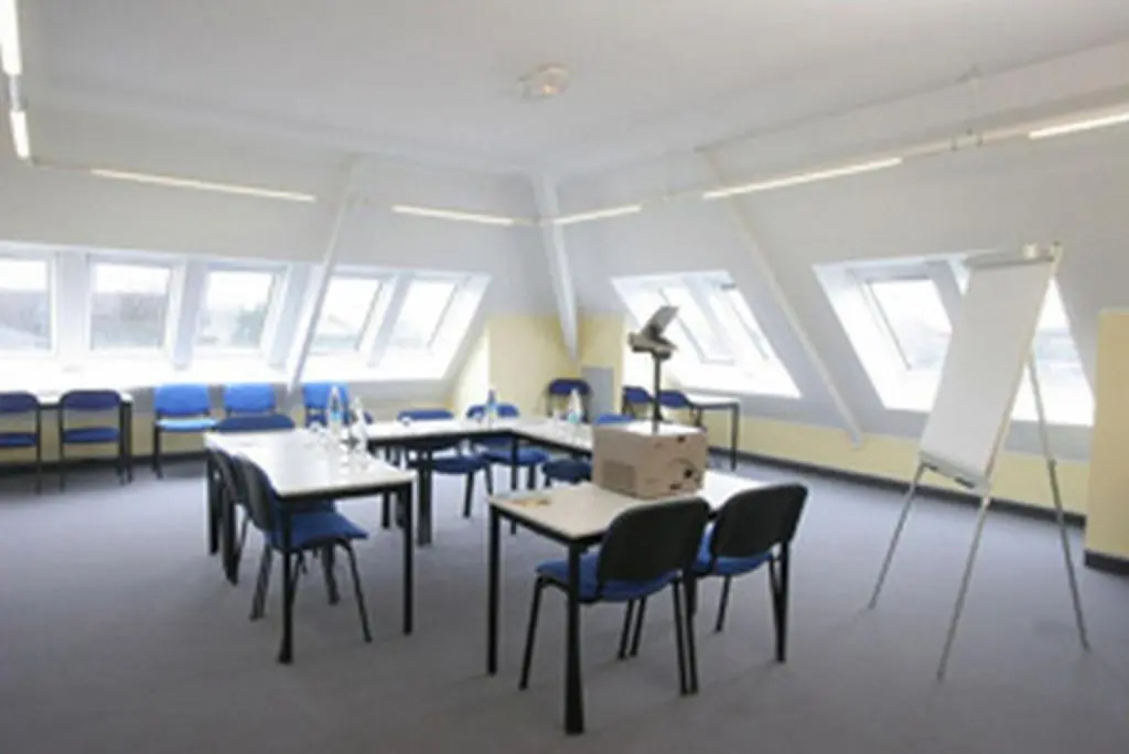 Hostellerie Saint Vincent Beauvais Aéroport