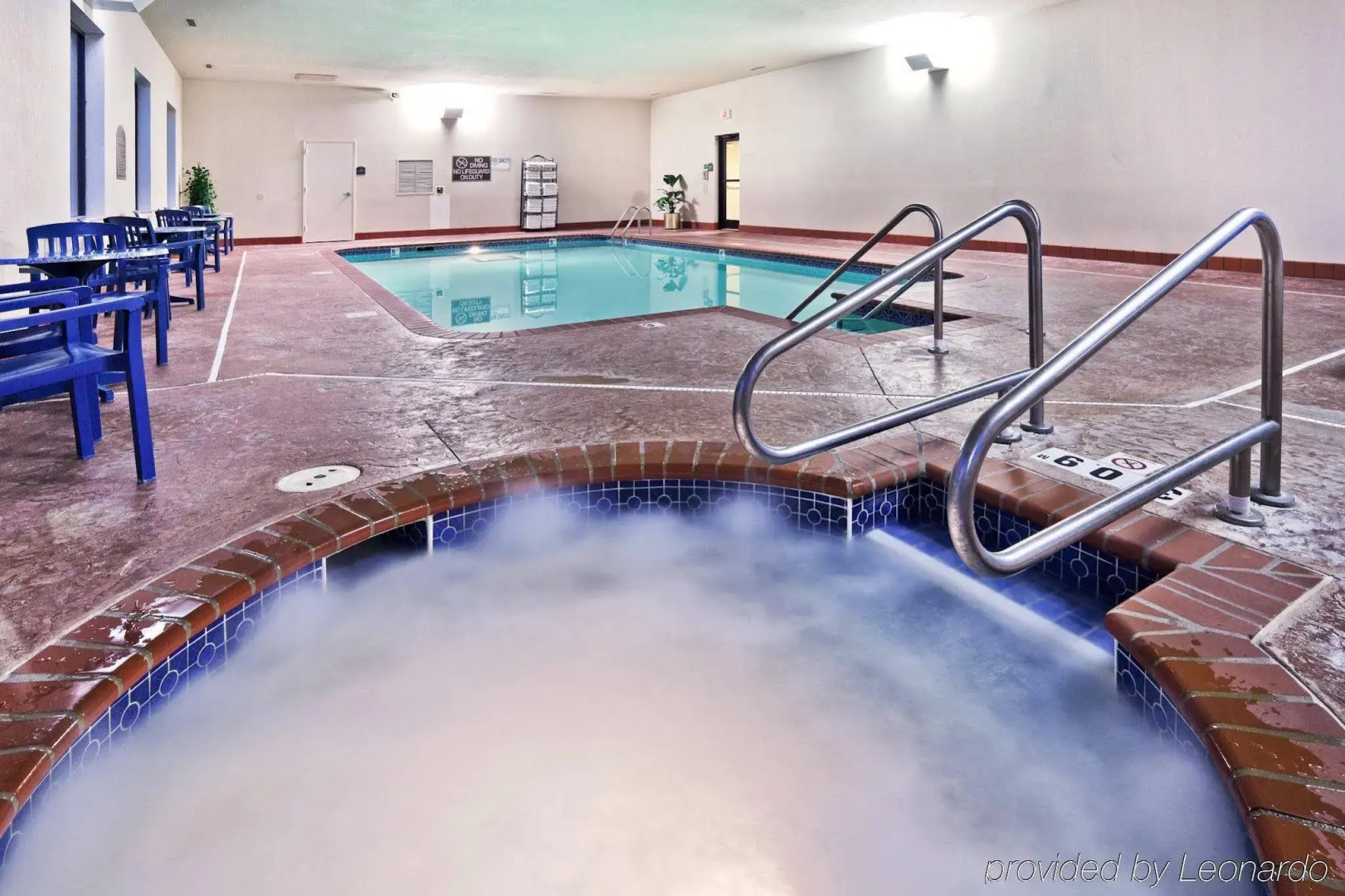 Holiday Inn Express & Suites Midwest by IHG