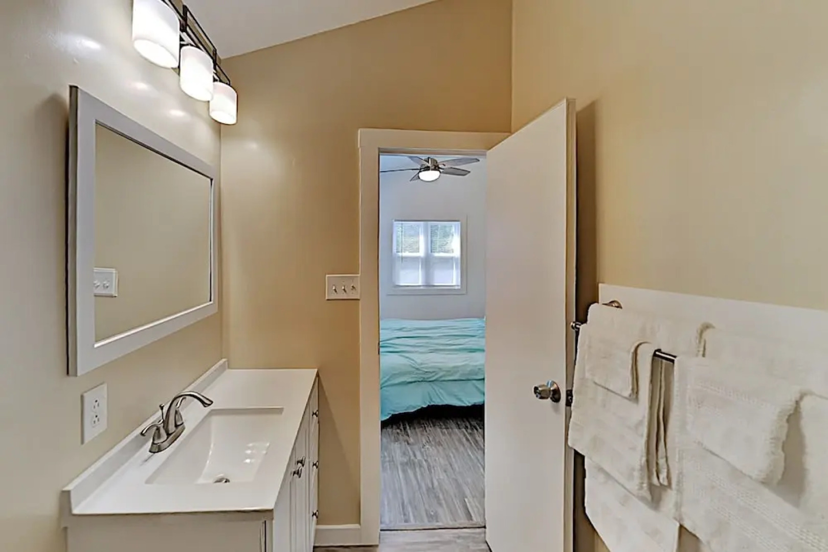 Newly Renovated, Minutes From Ocean City, Assateague Island 4 Bedroom Home