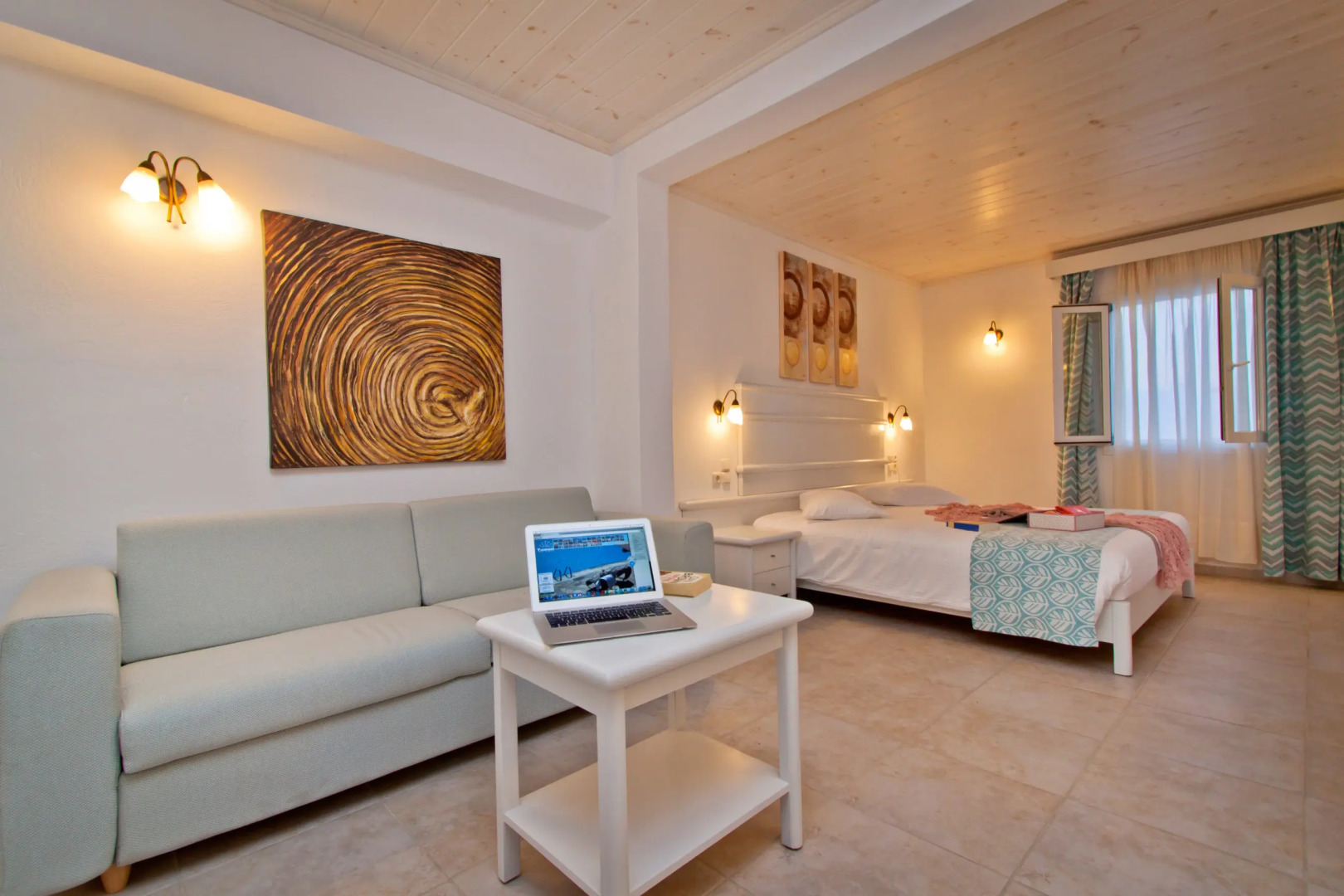 Yiannaki Hotel