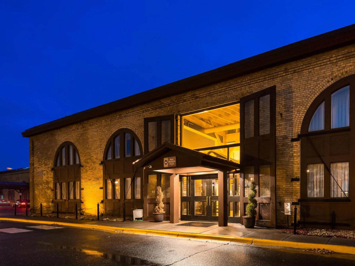 Best Western Plus Como Park Hotel