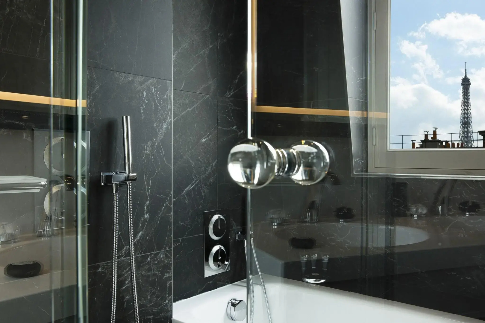 Hotel Le Narcisse Blanc & Spa