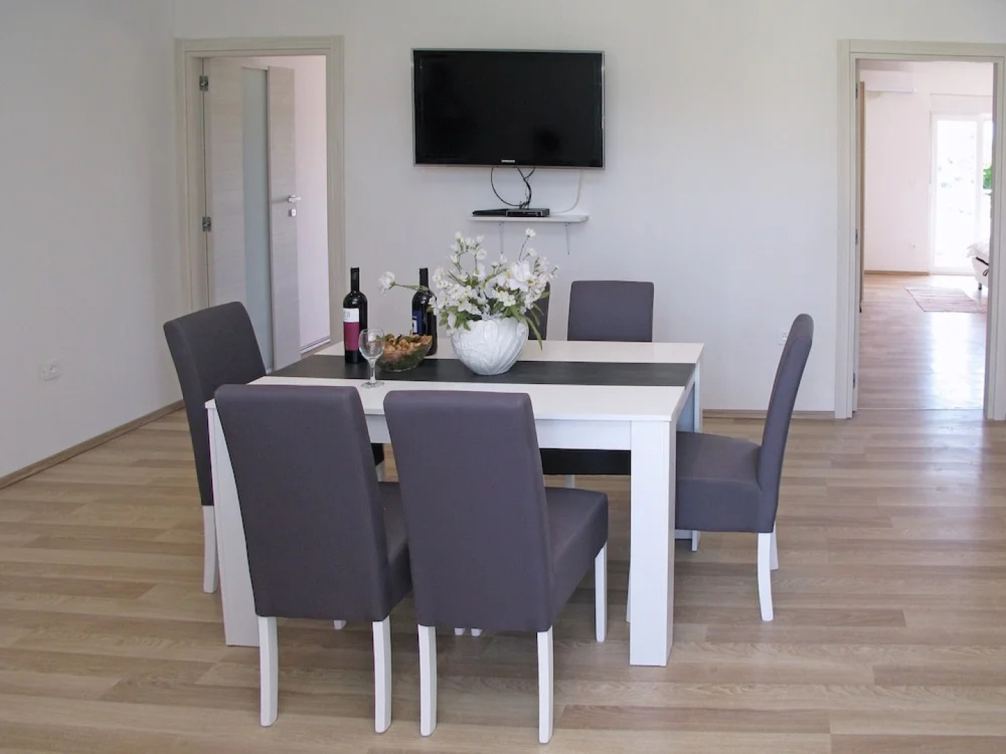 A2 - Modern apt With Balcony, sea View & Parking