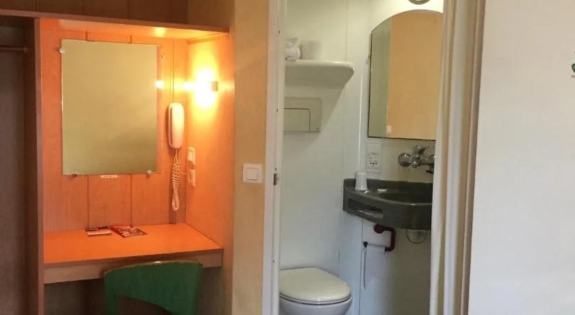 Fasthôtel Paris Ouest - Plaisir